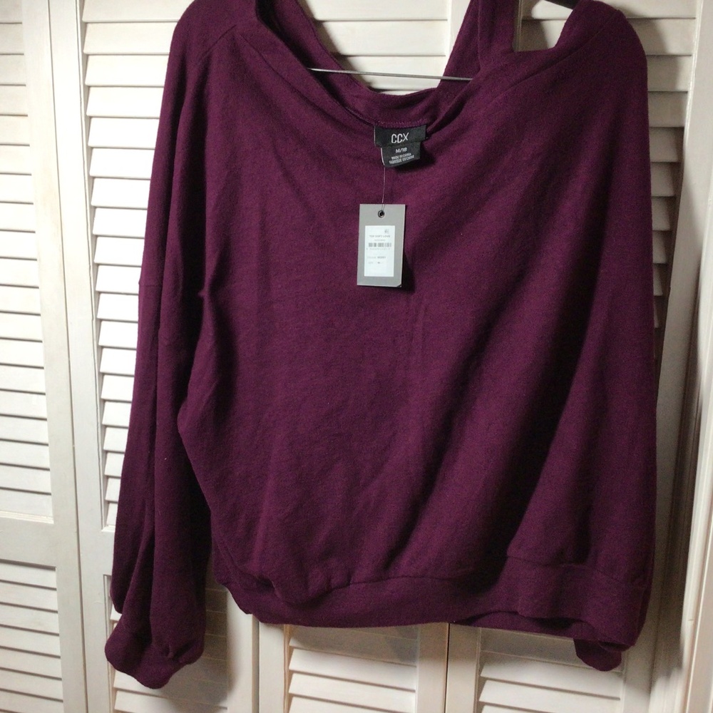 NWT Woman’s Long Sleeve Sweater size 18/Medium